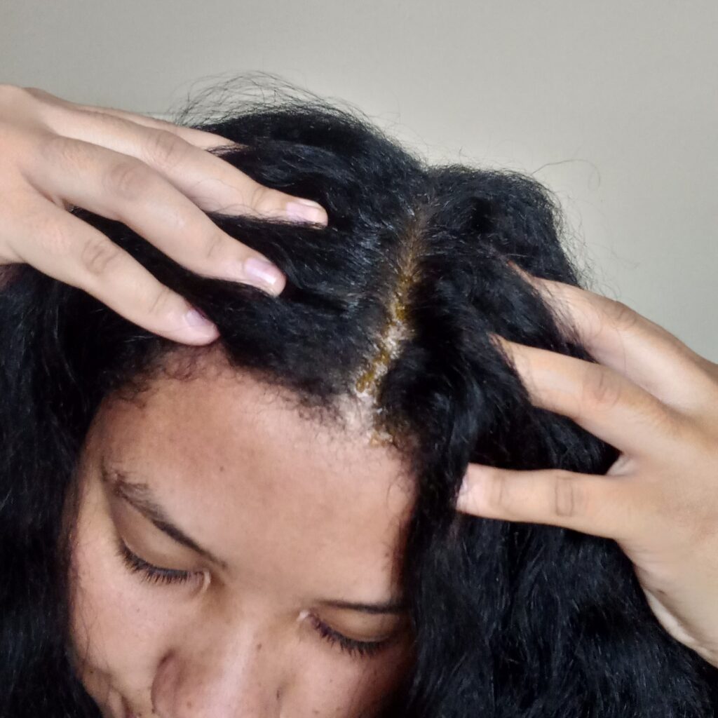 scalp massages while oiling your scalp